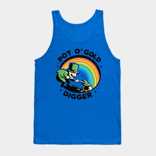 Pot of gold digger | St Patrick's Day Ireland | Funny Leprechaun digging gold Tank Top